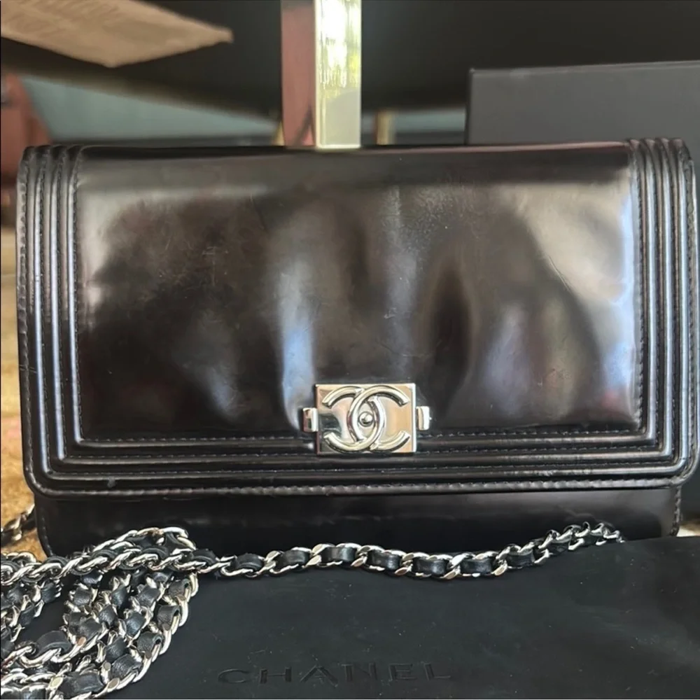 CHANEL Lambskin Crossbody WOC - Picture 3 of 12